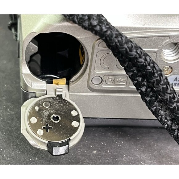 Pentax IQZoom 130M 35mm Point & Shoot Film Camera Strap + 3 Kodak Film Exp 2009 - Picture 5 of 8